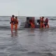 影/苗栗海釣船突「失去動力」3人困海上　海巡成功救援
