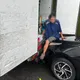 基隆貨車女駕駛忘拉手煞車　被自車車尾夾腿受困
