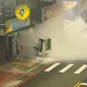 蘆洲深夜轟一聲！變電箱冒火勢　勇伯拿滅火器直接上了