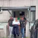 台中男車內直播亮槍嗆「關17年不怕」　遭警送辦扣衝鋒槍收押