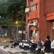 太震撼！中山大學宿舍獼猴「集體垂降」 網看傻：AI都沒那麼瘋