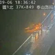 國1泰山段驚傳「土石崩落」！碎石滾進路肩　警方急派人警戒