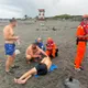 花蓮七星潭3外籍旅客違規下水險釀憾事！海巡署緊急救援