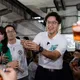 與蔣萬安咬耳朵談什麼？沈伯洋：請他注意兒虐問題