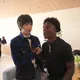 五月天阿信現身蘋果發表會！直播同框6千萬YTR「甲亢哥」互動曝光