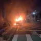 台中箱型車燒成火球！疑500CC發煙硝酸傾倒釀禍　駕駛急逃