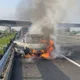 影/國1北斗段休旅車「燒成骨架」　駕駛人間蒸發
