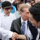 與蔡康永握手致意！蔣萬安曝兩人談話內容：感謝他願意來