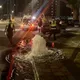 影/板橋轎車撞斷燈桿、消防栓馬路變噴泉　駕駛毒駕釀禍