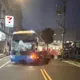 新北三峽公車左轉撞倒行人　65歲婦人卡車底送醫不治