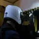 影/蘆洲莽男持西瓜刀險砍殺全家　反鎖房內與警對峙