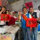 反應熱烈!鄭麗文陪魏平政掃街 婆媽嗨喊「比電視上還漂亮」