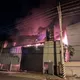 桃園觀音資源回收廠火警　鐵皮廠房烈焰濃煙狂竄