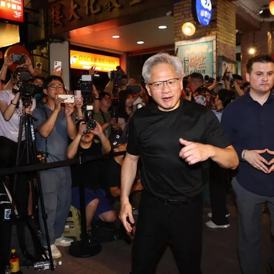 影/談華為半導體新突破！黃仁勳：台積電和台灣領先10年