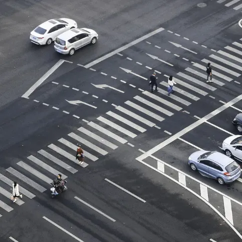 網謠傳「紅燈右轉罰5400、三次吊照」　警：假訊息