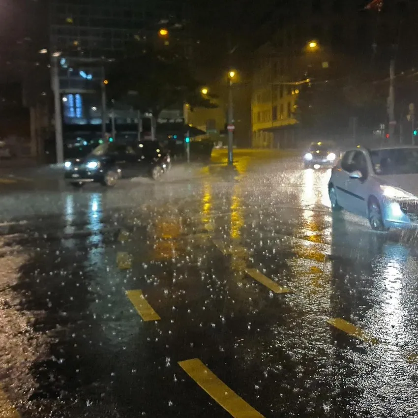 颱風前兆?4縣市深夜豪雨特報 雨彈一路炸到明晨