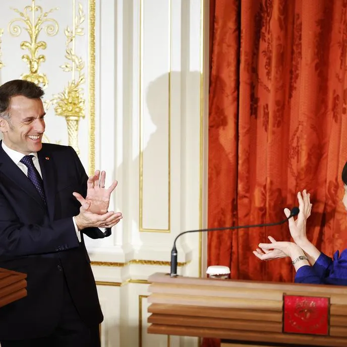 馬克宏會見高市早苗　互擺「龜派氣功」姿勢網路瘋傳