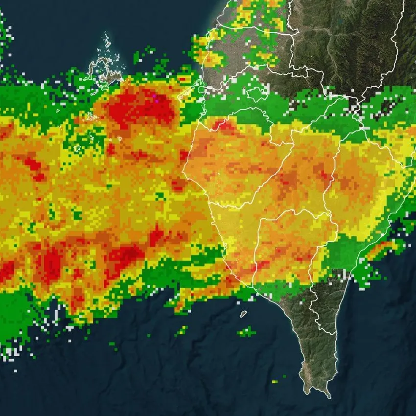 台灣西南海域「旺盛對流排隊登陸」 粉專:西半部警戒!