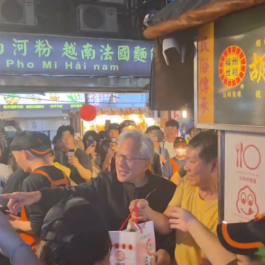 拜會張忠謀後直奔饒河夜市！黃仁勳用台語大讚：好呷
