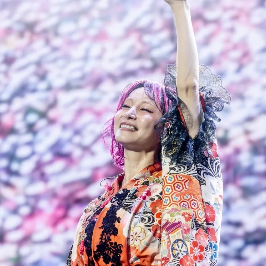 小巨蛋變無限城？LiSA嗨唱《鬼滅》歌單　粉絲激喊：大哥沒有輸