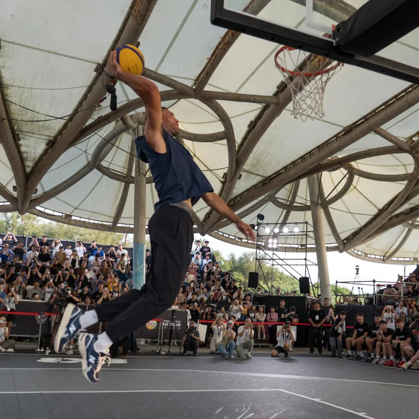 巨星蒞臨桃園！NBA球星拉文大秀暴扣　竹圍漁港沸騰了