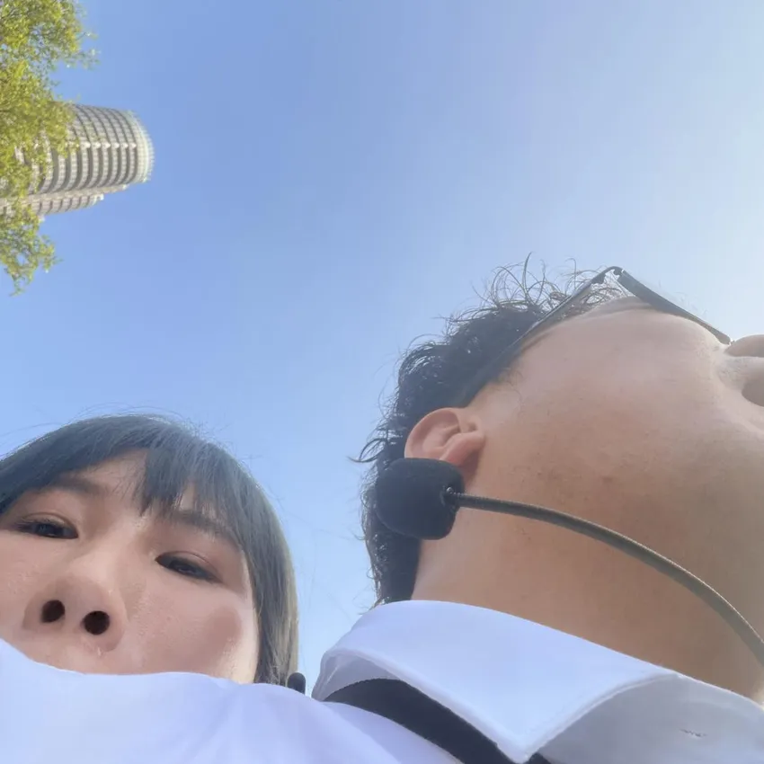 洋流內戰！前空姐參選人鼻孔貼沈伯洋　青鳥狂罵：花痴、愛蹭、綠茶