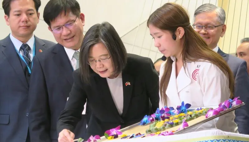 蔡英文紐約會小廚神朱如茵　品嚐涼圓挺台灣