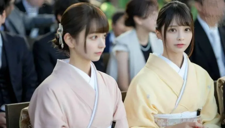 日本奇蹟雙胞胎「美到像AI」！當護理師被挖角進演藝圈