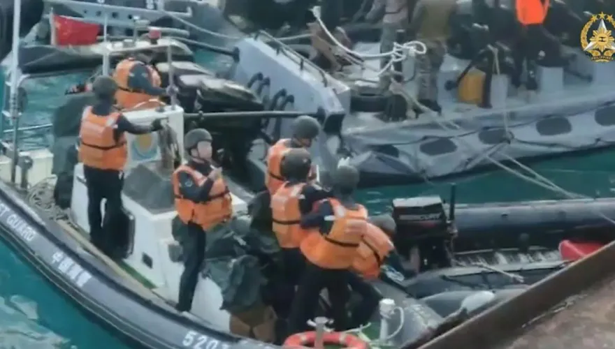 《環時》曝仁愛礁衝突更多細節！菲方向陸海警「潑灑不明液體」投擲重物