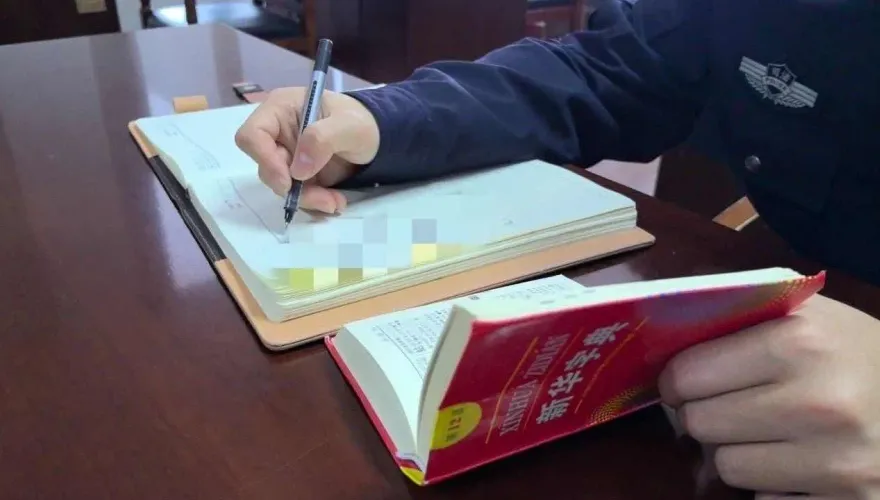法網恢恢！囚犯用字典、元素週期表傳密訊　陸獄警一招破譯