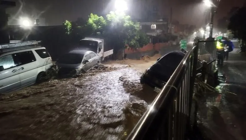 影/暴雨無情！彰化香山里2車遭洪水沖走卡涵洞　彰139線路斷