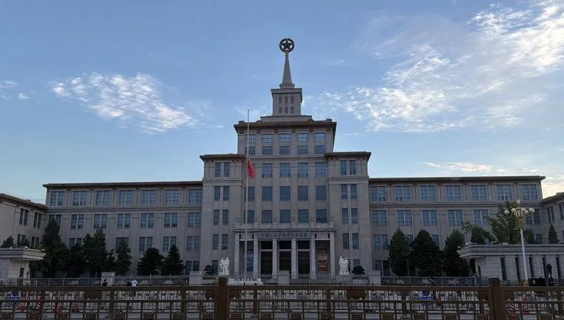陸前國務院總理朱鎔基今火化　北京天安門降半旗致哀