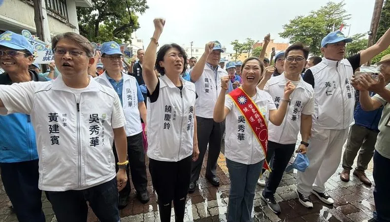 黃健庭、饒慶鈴陪同登記參選台東縣長　吳秀華坦言：有司法壓力