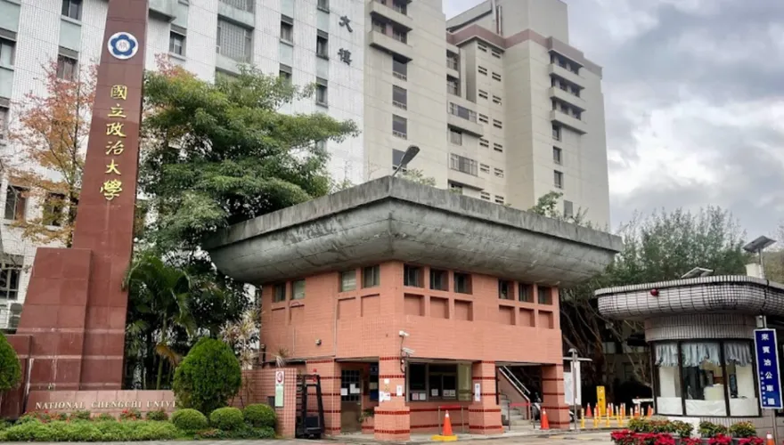 讀政治大學就從政？南部親戚1反應網笑回：交大畢業指揮交通
