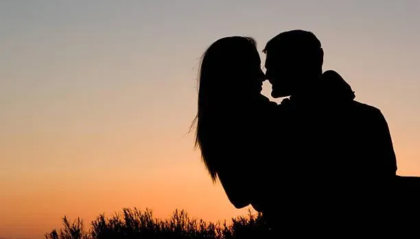 新婚醫師偷情護理師！「88張歡愉照＋交合影片」成鐵證　家醫妻求償結果曝光