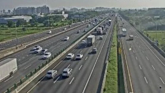 高速公路鬼切3車道！單親媽辯「急性腹瀉找廁所」　打贏官司免扣照