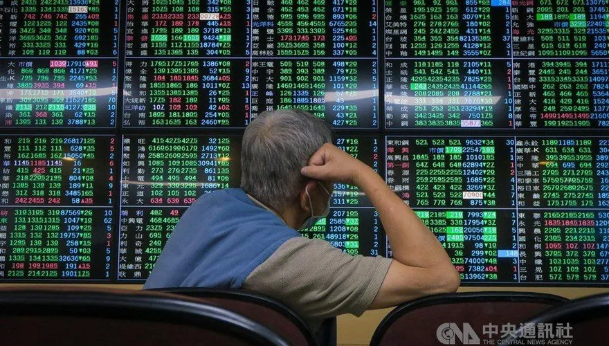 快訊／美股4大指數開高走高　道瓊上漲破600點