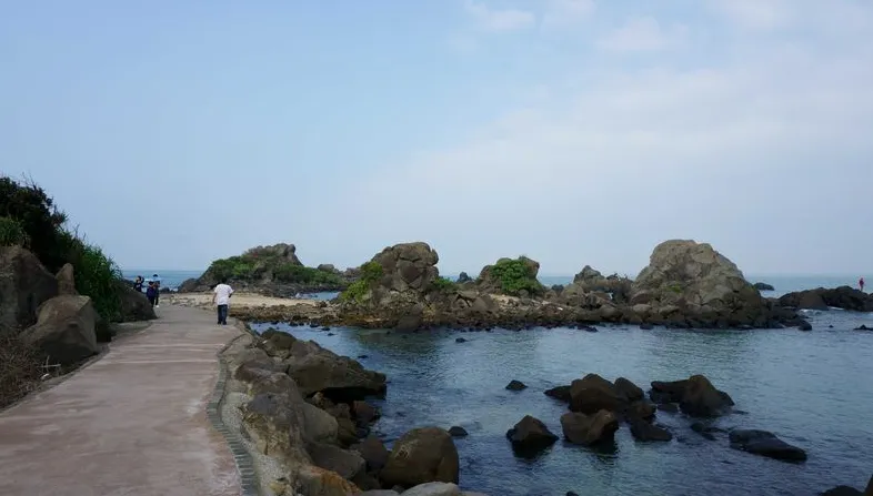 快訊／石門麟山鼻海域男子突落海！嚇壞岸邊釣客　警消搶救中