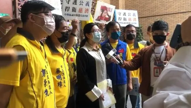 快訊／不滿證嚴遭「抹紅」、會員遭譏「下人」　新黨按鈴控告周玉蔻公然侮辱、誹謗