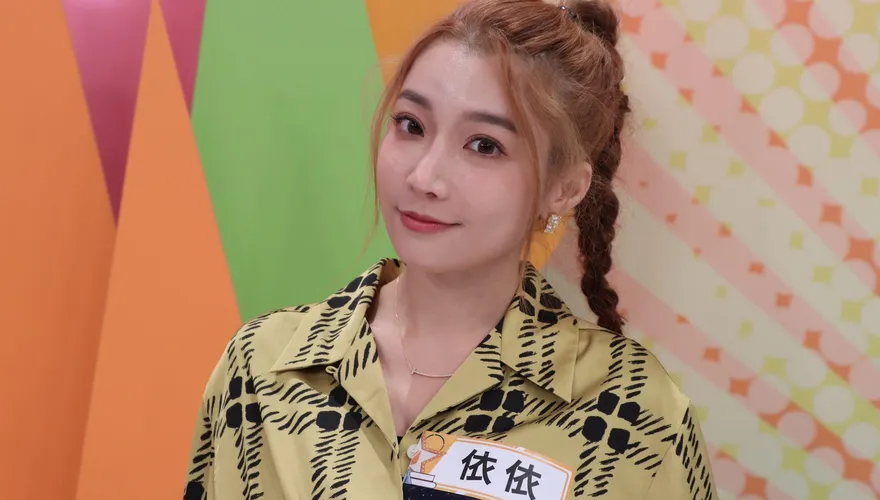 納豆超會哄女友！依依甜曝「一做錯就下跪」　笑揭：第一次看到膝蓋這麼軟