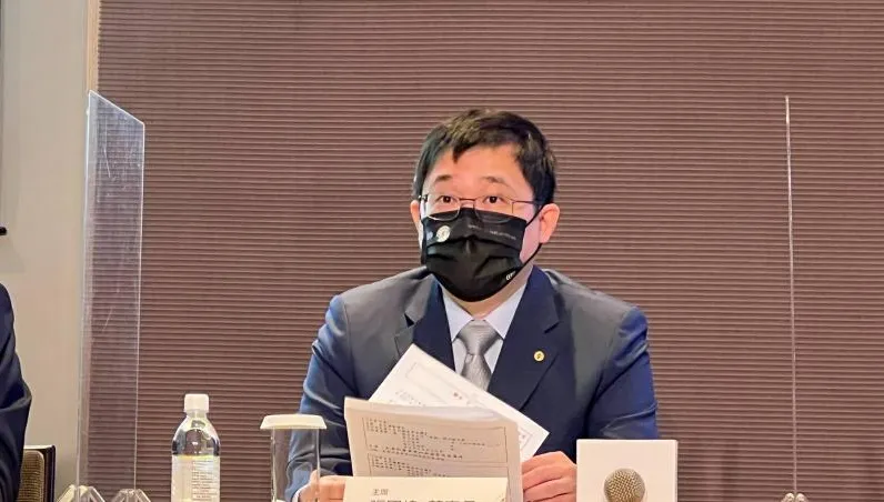 長榮爭奪戰落幕?鄭深池、張國煒閃辭 弟弟派瓦解內幕傳出投資星宇