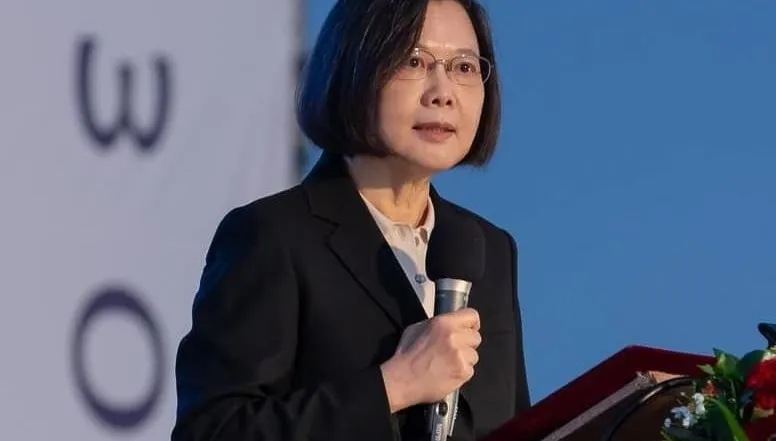 吳怡農「一句話」砲轟蔡英文！劉寶傑嚇到冷汗直流