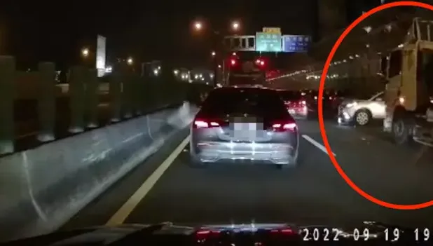 台74線「7車連環撞」！曳引車煞不住追撞6車　回堵2km慘釀4傷