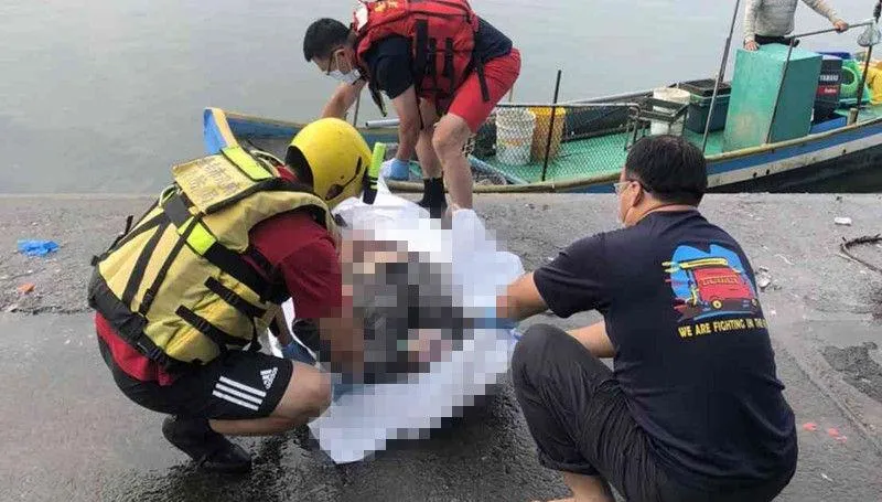 快訊／台南運河驚見女浮屍！路人報案「有人溺水」　消防局衝現場打撈