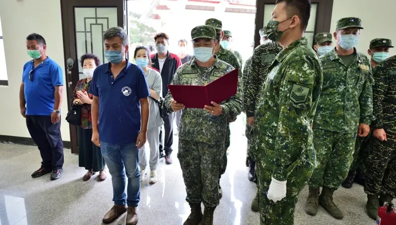 「永遠的隊長」鄭龍飛昨長眠東引！軍民好友相伴最後一程