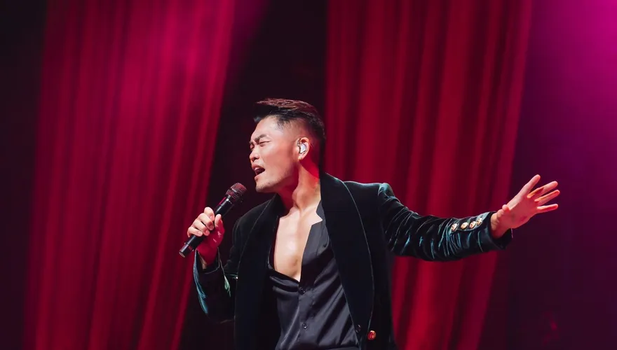 李玖哲開唱「金曲歌后驚喜現身」！他無預警淚崩：是無法言喻的幸福…