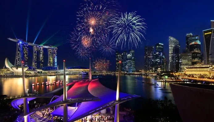 來去新加坡倒數！疫情穩定 濱海灣跨年煙火秀回歸迎新年