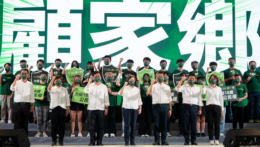 蔡英文喊「民進黨要挺年輕人」！反遭藥師狠打臉