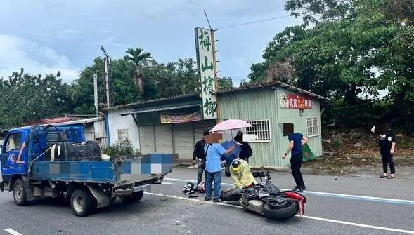 花蓮重機雙載撞貨車　41歲騎士送醫不治！後座女友臉部骨折破相