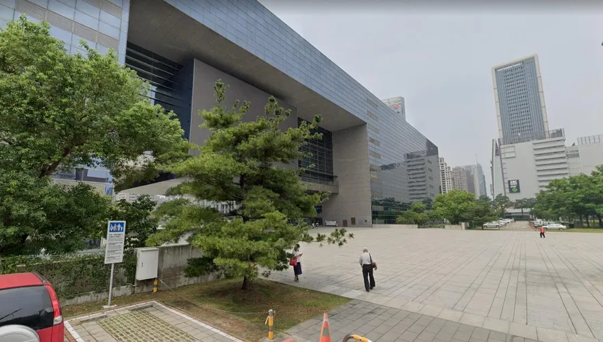 台中市府女員工墜樓亡！10樓躍下「撞爛水泥蓋」　辦公室留遺書…驟逝原因惹鼻酸